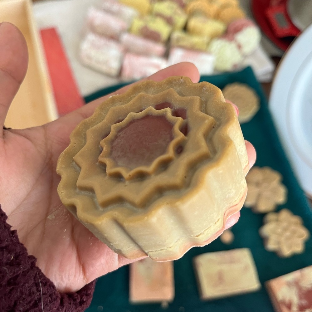 Flower trail soap